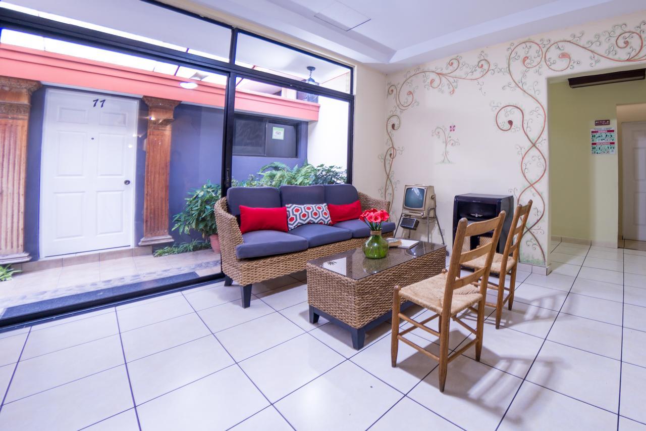 Hotel Meson De Maria Antiguo Cuscatlan ภายนอก รูปภาพ