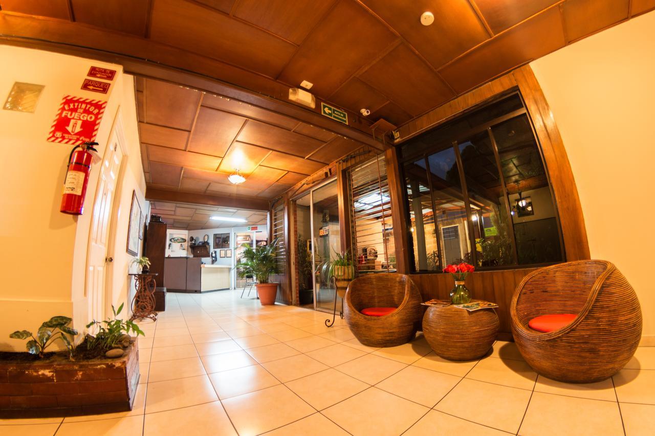 Hotel Meson De Maria Antiguo Cuscatlan ภายนอก รูปภาพ