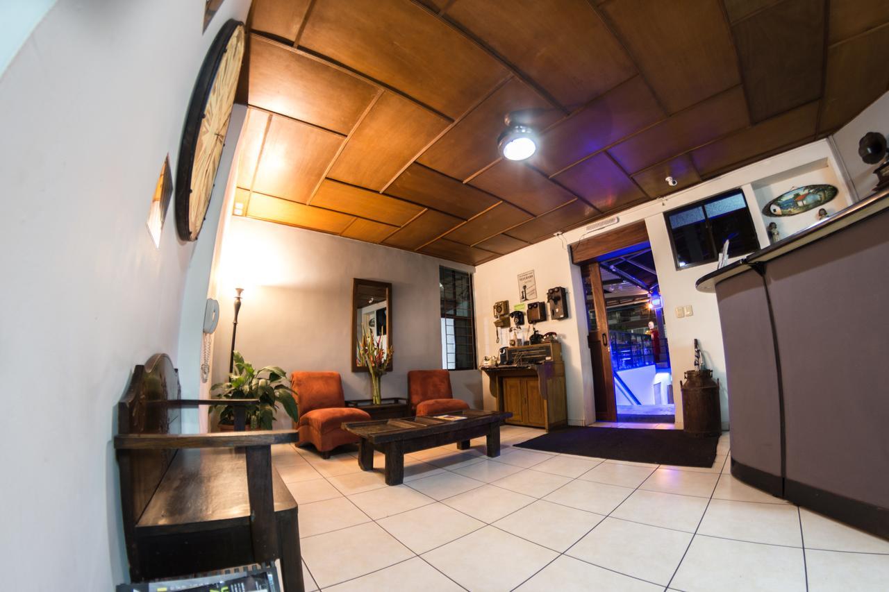Hotel Meson De Maria Antiguo Cuscatlan ภายนอก รูปภาพ