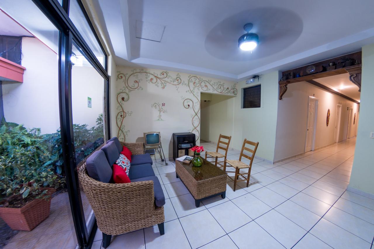 Hotel Meson De Maria Antiguo Cuscatlan ภายนอก รูปภาพ
