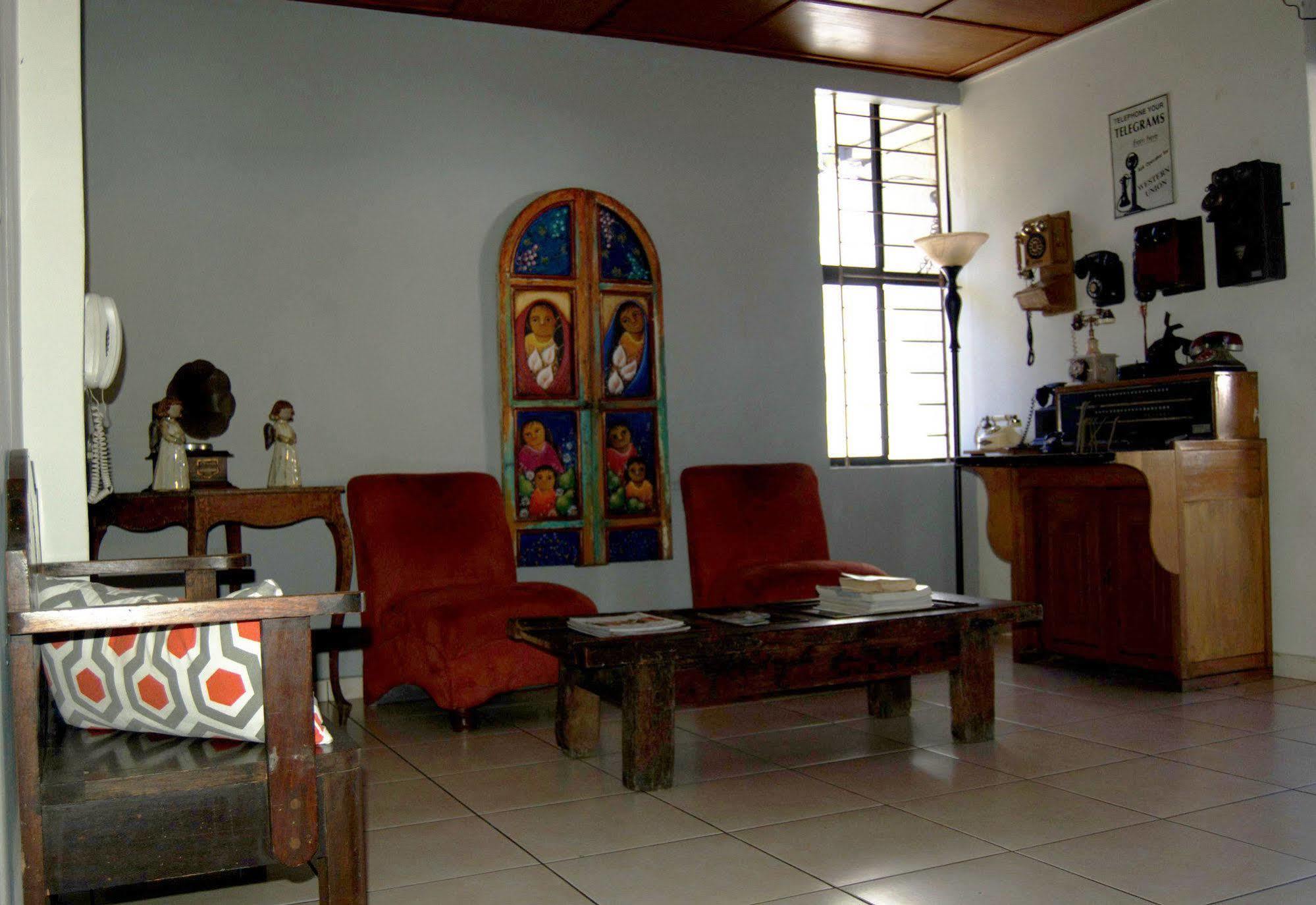 Hotel Meson De Maria Antiguo Cuscatlan ภายนอก รูปภาพ