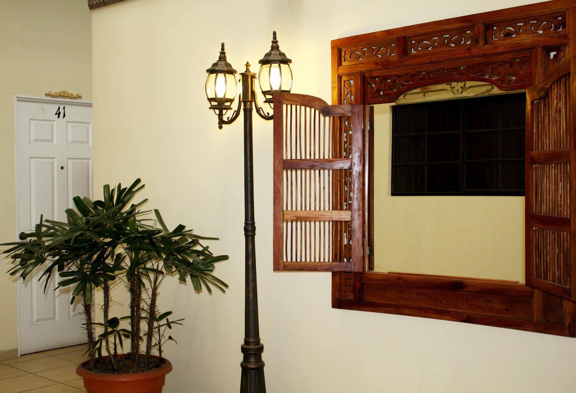 Hotel Meson De Maria Antiguo Cuscatlan ภายนอก รูปภาพ