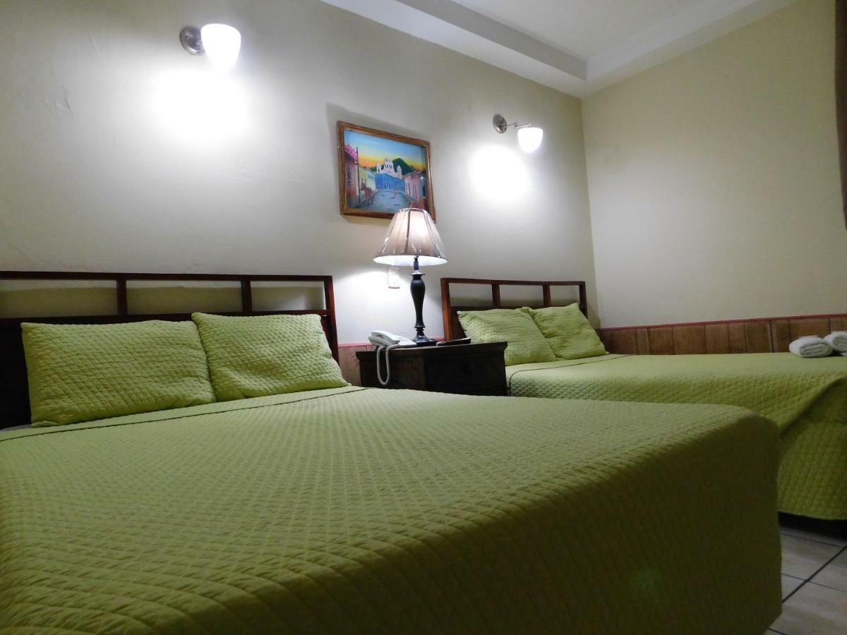 Hotel Meson De Maria Antiguo Cuscatlan ภายนอก รูปภาพ