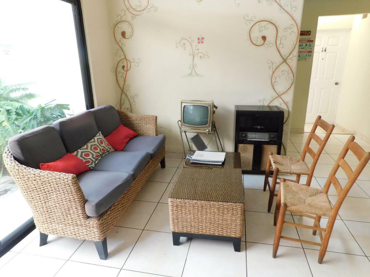 Hotel Meson De Maria Antiguo Cuscatlan ภายนอก รูปภาพ