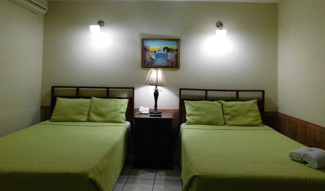 Hotel Meson De Maria Antiguo Cuscatlan ภายนอก รูปภาพ